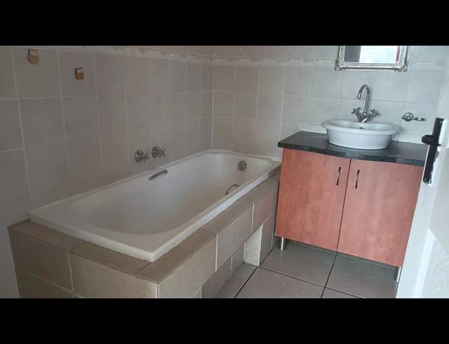 2 BEDROOM APARTMENT FOR SALE IN SONNEVELD